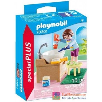 BAMBINA CON SPAZZOLA - 70301