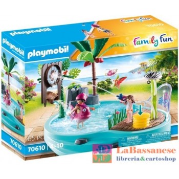 PISCINA CON GIOCHI D'ACQUA...